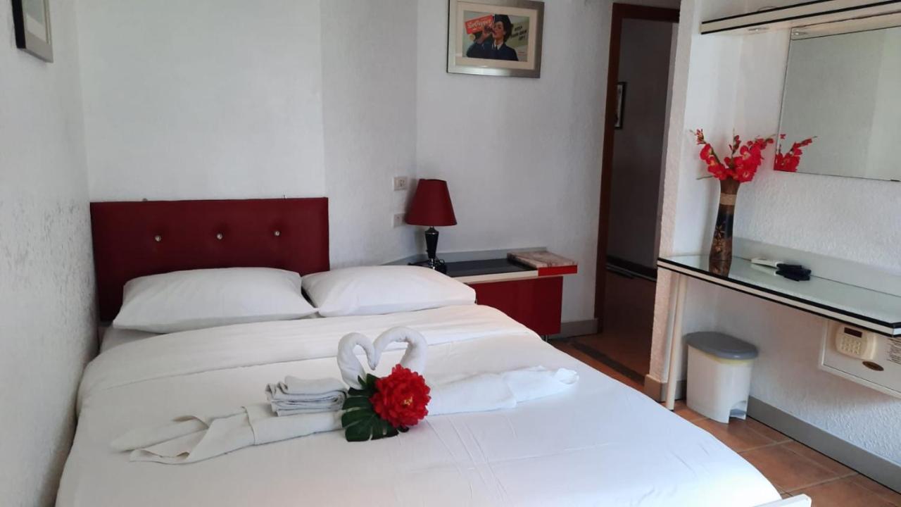 Swiss Food Restaurant And Room For Rent Pattaya Ngoại thất bức ảnh